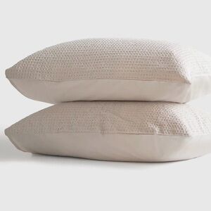 QUINCE Organic Luxe Cotton Honeycomb Sham Set In the Color Sand Comes W/Bag NWT